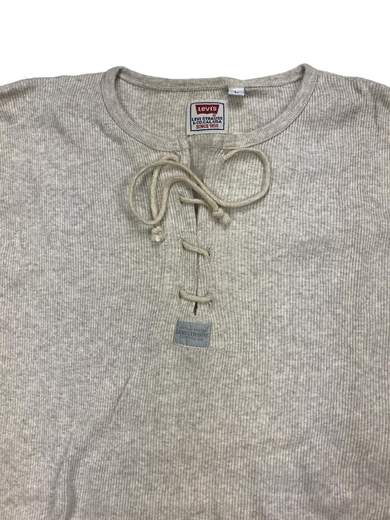 LEVI’S Laced Grand Dad Tee