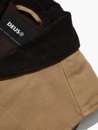 DEUS EX MACHINA DEGIL0005