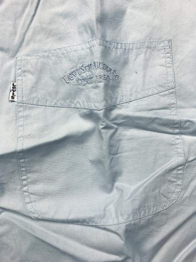 LEVI’S BASIC SHIRT