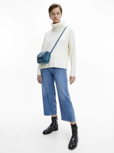 CALVIN KLEIN 3218