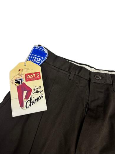 LEVI’S COLLEGE CHINOS