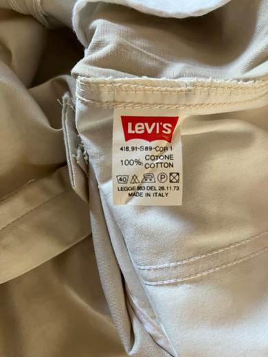 LEVI’S COLLEGE CHINOS