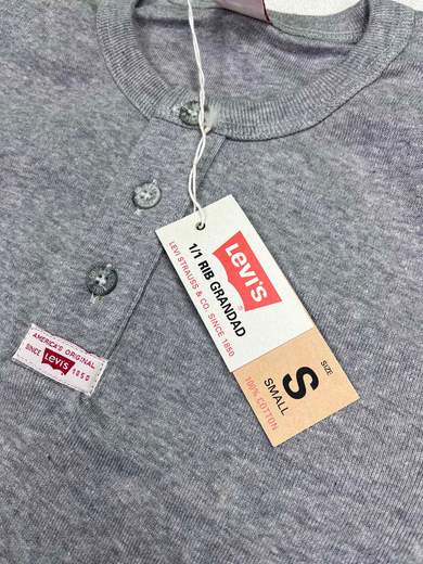 LEVI’S 1/1 Rib Grandad T-Shirt