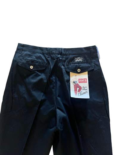 LEVI’S COLLEGE CHINOS