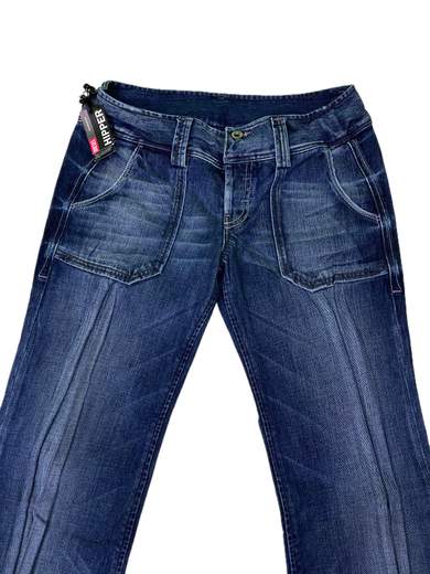 DIESEL Hipper Jeans a zampa