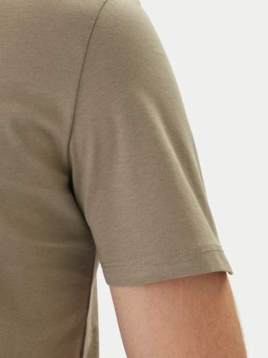 Guess T-SHIRT Z6gi06 K2847