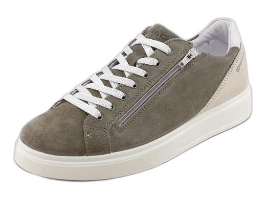 Sneakers uomo IGI&CO in pelle scamosciata militare con zip, lacci e fondo da 4 cm. Comfort e stile militare per ogni occasione. Made in Italy.<br /><br />Sneakers uomo IGI&CO 7628933 Sten: eleganza camouflage per uomini che non vogliono passare inosservati, neanche in modalità casual. <br />Realizzate interamente in pelle scamosciata color militare (per mimetizzarti solo quando serve), queste sneakers uniscono stile e praticità con doppia chiusura zip + lacci a 7 fori: perfette per una calzata su misura. <br />La fodera è in morbida pelle, il sottopiede estraibile è un concentrato di comfort, traspirabilità e igiene—una vera spa per i tuoi piedi! <br />Il fondo platform in poliuretano da 4 cm è leggero ma deciso, come il tuo stile. Made in Italy, ovviamente.<br />Rendile tue ora: sono le sneakers perfette per dominare la città con stile e leggerezza!