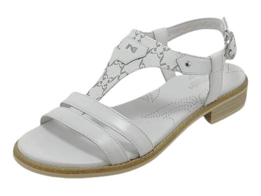 Scopri i Sandali Bassi Donna NeroGiardini E410464D in pelle con logo metal, comodi e sofisticati, su Laporta Calzature. Acquista ora!<br /><br />I Sandali Bassi Donna NeroGiardini E410464D, disponibili su Laporta Calzature, uniscono un design ricercato a un comfort eccezionale. <br />Realizzati in pelle di alta qualità con fodera in pelle, questi sandali offrono una calzata confortevole e duratura. <br />Il cinturino alla caviglia garantisce una stabilità ottimale, mentre il sottopiede in pelle imbottito assicura un comfort prolungato. Il tacco basso di 2,5 cm aggiunge un tocco di eleganza senza sacrificare la comodità. <br />Il design raffinato, arricchito dal logo metal, e le linee essenziali conferiscono un look sofisticato ideale per ogni occasione. Questi sandali, orgogliosamente Made in Italy, sono un must-have per il guardaroba femminile. <br />Aggiungi un tocco di classe al tuo stile, acquista ora su Laporta Calzature!