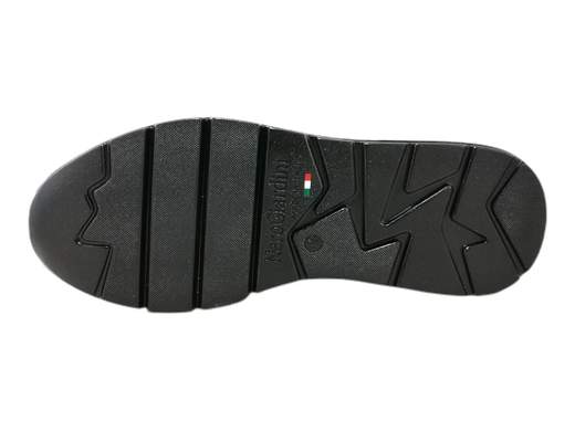 Sneakers Uomo NeroGiardini E400192U in morbida pelle, sottopiede DryGo estraibile, suola in gomma. Comfort e design sportivo. Made in Italy.<br /><br />Le sneakers da uomo NeroGiardini E400192U sono l'ideale per chi cerca stile e comodità. <br />Realizzate in morbida pelle con fodera in tessuto microfibra assorbente, queste scarpe garantiscono un comfort eccezionale grazie al sottopiede imbottito estraibile DryGo. La suola in gomma offre una camminata leggera e flessibile. <br />Il design grintoso aggiunge un tocco sportivo al tuo look. <br />Scopri il massimo benessere con ogni passo. Made in Italy. Acquistale ora e rivoluziona il tuo stile!