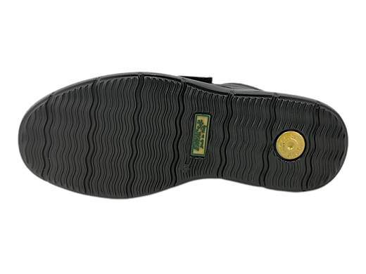 Eleva il tuo stile con il mocassino da uomo ENVAL Soft 4704700 Belfast. Realizzato in pregiata e morbida pelle nappa nera, questo mocassino offre una calzata ampia e una regolazione comoda a strappo. Il plantare estraibile Memory Foam in pelle assicura un comfort personalizzato per tutta la giornata. La suola in gomma leggera, antiscivolo e resistente, garantisce una passeggiata sicura e senza sforzo. Scegli l'eccellenza Made in Italy per un tocco di classe in ogni passo.