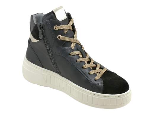 Scopri le Sneakers Alte Donna NeroGiardini I411633D in pelle e camoscio con accessorio logato, comfort e stile Made in Italy. Acquista ora su Laporta Calzature!<br /><br />Le Sneakers Alte Donna NeroGiardini I411633D, disponibili su Laporta Calzature, sono perfette per chi ama uno stile deciso e chic. <br />Realizzate in pelle e camoscio, con accessorio logato sul lato esterno, queste sneakers combinano eleganza e un tocco di grinta che non passa inosservato. <br />La fodera in morbida pelle e il sottopiede estraibile DryGo mantengono i tuoi piedi freschi e comodi tutto il giorno, assorbendo l’umidità con facilità. <br />La doppia chiusura con lacci e zip laterale rende la calzata pratica e veloce, mentre il fondo platform di 5 cm in gomma ti offre altezza e stabilità. <br />Che tu sia in modalità “sportiva chic” o in vena di aggiungere un tocco audace all’outfit, queste sneakers sono la scelta ideale. <br />Dai carattere ai tuoi look e acquista ora su Laporta Calzature!