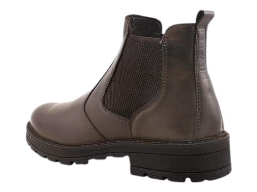 Stivaletti Chelsea uomo IGI&CO in morbida pelle con elastici laterali e fondo carrarmato leggero. Eleganti e versatili. Scopri su Laporta Calzature! Made in Italy. <br /><br />Gli stivaletti Chelsea IGI&CO 6612411 Conrad uniscono eleganza e comfort in un design classico e intramontabile. <br />Realizzati in morbida pelle, sono dotati dei caratteristici elastici laterali che garantiscono una calzata pratica e veloce. <br />Il sottopiede imbottito in pelle, estraibile, offre un'eccellente traspirabilità e igiene, mentre il fondo carrarmato in poliuretano, leggero e ammortizzante, assicura il massimo del comfort per tutto il giorno. <br />Perfetti per ogni occasione, dal lavoro al tempo libero, questi stivaletti completano il tuo outfit con un tocco di stile elegante e moderno. <br />Scoprili su Laporta Calzature e scegli la qualità Made in Italy!
