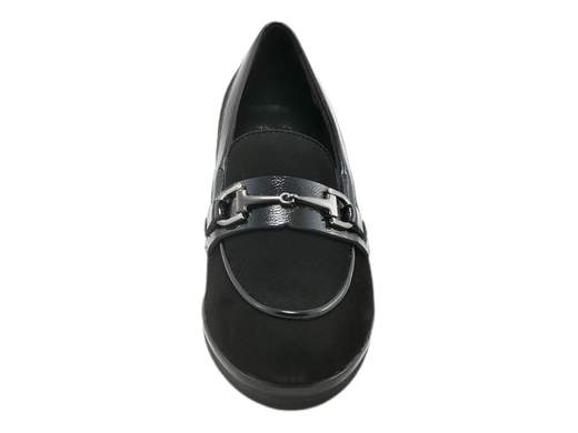 Scopri i Mocassini Donna Susimoda 84130/81 in camoscio con riporti in vernice, accessorio metal e tacco a blocco. Acquista ora su Laporta Calzature!<br /><br />I Mocassini Donna Susimoda 84130/81, disponibili su Laporta Calzature, uniscono eleganza e comfort in un design versatile e chic. <br />Realizzati in raffinato camoscio con dettagli in vernice e impreziositi da un grazioso accessorio metallico, questi mocassini aggiungono un tocco di stile in più ai tuoi outfit. <br />La fodera in tessuto morbido e il sottopiede imbottito in pelle offrono il massimo comfort, mentre la suola in gomma antiscivolo e il tacco a blocco di 5,5 cm ti permettono di affrontare ogni passo con sicurezza. <br />Perfetti per passare senza sforzo da una giornata in ufficio a un look raffinato per la sera. <br />Non aspettare: dona eleganza ai tuoi piedi e acquista ora su Laporta Calzature!