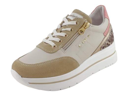 Sneaker donna NeroGiardini in pelle milk e camel con dettaglio animalier, suola running 4,5 cm e plantare memory DryGo per un look urban chic.