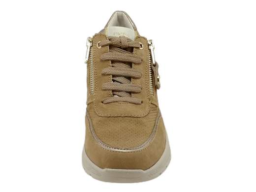 Scopri le Sneakers Donna CINZIA Soft IV419898 002 in pelle scamosciata con inserti laminati, comode e pratiche, su Laporta Calzature. Acquista ora!<br /><br />Le Sneakers Donna CINZIA Soft IV419898 002, disponibili su Laporta Calzature, offrono un mix perfetto di stile e praticità. <br />Realizzate in pelle scamosciata con eleganti inserti laminati, queste sneakers presentano una chiusura ottimizzata con lacci e due zip laterali, garantendo una calzata facile e veloce. <br />Il sottopiede imbottito estraibile in tessuto assorbente assicura un comfort eccezionale e la zeppa in gomma leggera di 4,5 cm aggiunge altezza senza sacrificare la comodità. <br />Ideali per completare qualsiasi look primaverile, queste sneakers combinano funzionalità e moda. <br />Non perdere l'occasione di aggiungere queste sneakers al tuo guardaroba, acquista ora su Laporta Calzature!