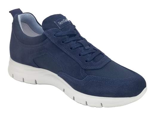 Scarpa uomo NeroGiardini Urban in pelle scamosciata blu e talpa con zip laterale, plantare Memory Foam e suola leggera 4cm.