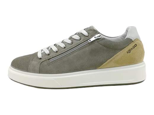 Sneakers Uomo IGI&CO 5632333 Sten in pelle scamosciata con chiusura a lacci e zip laterale, sottopiede estraibile e suola leggera. Comfort e stile. Made in Italy.<br /><br />Le Sneakers Uomo IGI&CO 5632333 Sten sono la scelta perfetta per dare un tocco di freschezza ai tuoi outfit estivi. <br />Realizzate in morbida pelle scamosciata con un contrasto di colore accattivante, queste scarpe offrono una fodera in pelle che assicura traspirabilità e comfort. <br />La chiusura con lacci e zip laterale permette di indossarle facilmente senza dover slacciare le stringhe. <br />Il sottopiede imbottito estraibile in pelle garantisce igiene e comodità, mentre la suola platform in gomma leggera assicura stabilità e leggerezza. <br />Non perdere l'opportunità di aggiungere queste sneakers eleganti e pratiche al tuo guardaroba. Made in Italy.