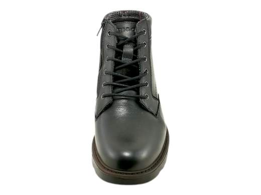 Polacchine uomo IGI&CO in pelle con fodera simil tweed e doppia chiusura. Comode, leggere e ammortizzanti. Scopri su Laporta Calzature! Made in Italy. <br /><br />Le polacchine IGI&CO 6610200 Celson sono la scelta perfetta per un uomo che cerca stile e funzionalità. <br />Realizzate con tomaia in pelle e una raffinata fodera in tessuto simil tweed, offrono un tocco di originalità al tuo guardaroba. <br />Il sottopiede imbottito estraibile garantisce traspirabilità e igiene, mentre la doppia chiusura con lacci e zip laterale aggiunge praticità alla calzata. <br />La suola in poliuretano, leggera e ammortizzante, assicura comfort in ogni momento della giornata. <br />Ideali per un look sportivo ma elegante, queste polacchine sono perfette dal lavoro al tempo libero. <br />Scoprile su Laporta Calzature e porta ai tuoi piedi lo stile Made in Italy!
