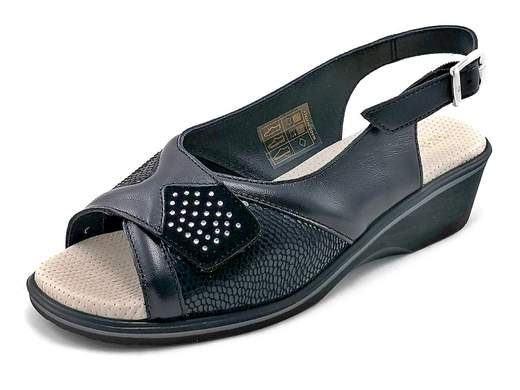 Scopri i Sandali Donna Susimoda 29080/14 con tomaia elasticizzata e regolazione a strappo, comodi e ideali per piedi problematici, su Laporta Calzature. Acquista ora!<br /><br />I Sandali Donna Susimoda 29080/14, disponibili su Laporta Calzature, sono progettati per offrire comfort a chi ha piedi problematici. <br />La tomaia elasticizzata, in morbida pelle e materiale stretch, assicura una perfetta adattabilità, mentre la regolazione a strappo in pianta facilita la calzata. Piccoli strass decorativi aggiungono un tocco di eleganza. Chiusura regolabile posteriore con fibbia (+ elastico).<br />Il fondo zeppa di 4 cm in gomma micro è leggerissimo, garantendo stabilità e leggerezza. Il morbido plantare PIUMAGEL in pelle offre un comfort eccezionale per tutto il giorno. <br />Questi sandali, Made in Italy, sono ideali per un look pratico ma raffinato, perfetti sia per il giorno che per occasioni più eleganti. <br />Aggiungi comfort e stile al tuo guardaroba, acquista ora su Laporta Calzature!