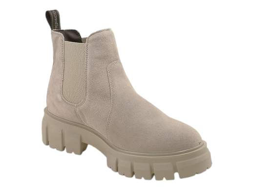 Stivaletti Chelsea IGI&CO donna in pelle scamosciata visone. Comodi, caldi e versatili con fondo carrarmato. Scopri su Laporta Calzature! Made in Italy. <br /><br />Quando il freddo chiama, gli stivaletti Chelsea IGI&CO 6664222 Soraya rispondono con stile! <br />Realizzati in pelle scamosciata color visone, con i tipici elastici laterali per una calzata facile e veloce, uniscono praticità e tendenza. <br />Il sottopiede imbottito estraibile e il fondo carrarmato leggero con tacco da 5 cm garantiscono comfort, stabilità e quel tocco di grinta in più. <br />Perfetti per ogni occasione, dal lavoro alle serate con gli amici, anche nelle giornate più fredde. <br />Scoprili ora su Laporta Calzature e porta il Made in Italy ai tuoi piedi. Clicca e acquista subito!