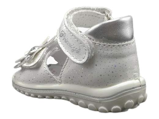 Sandali Primigi 3861333: freschezza e stile per la tua bimba. Pelle bianca/argento, tomaia e cinturino regolabili a strappo, plantare imbottito in pelle, suola flessibile e antiscivolo. Acquista ora!