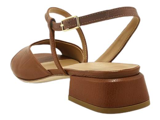 Esplora l'eleganza senza tempo con il sandalo da donna Gianmarco Sorelli 2120/Musa. Questo sandalo incanta con il suo design raffinato. Realizzato interamente in pelle, presenta un cinturino alla caviglia che aggiunge un tocco di stile. Il tacco a blocco di 3 cm, rivestito in pelle, offre comfort e grazia. La suola in vero cuoio dona una sensazione di autenticità e qualità. Con un equilibrio perfetto tra eleganza e artigianato italiano, il sandalo Gianmarco Sorelli 2120/Musa è ideale per qualsiasi occasione. Aggiungi un tocco di classe al tuo guardaroba con questo capolavoro di stile italiano.