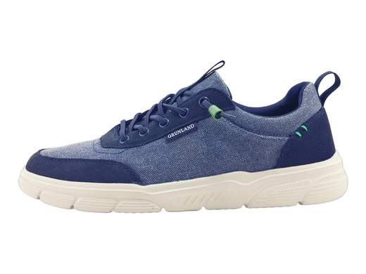 Sneakers Grunland uomo in tela e camoscio, con lacci elastici e sottopiede estraibile. Comode, fresche e perfette per l’estate!<br /><br />Vuoi delle sneakers da infilare al volo senza rinunciare a stile e comfort? Ecco le Grunland SC 4577 M4BITT: leggere, fresche e perfette per affrontare l’estate con passo sicuro.<br /><br />La tomaia in tela traspirante con dettagli in pelle scamosciata dà un tocco sportivo ma curato, mentre i lacci elastici permettono una calzata rapida tipo slip-on, adattandosi a ogni piede senza stress.<br /><br />Dentro trovi il sottopiede RE-SOFT: imbottito, estraibile e traspirante, per un comfort che dura tutta la giornata e una igiene sempre al top. Il fondo platform da 3 cm in poliuretano è flessibile, antiscivolo e leggerissimo: praticamente ti dimentichi di averle addosso.<br /><br />Perfette per il lavoro, il tempo libero o una passeggiata estiva con stile. Dai, infila il piede e… non toglierle più!