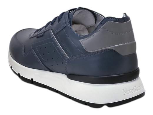 Sneakers Uomo NeroGiardini E400192U in morbida pelle, sottopiede DryGo estraibile, suola in gomma. Comfort e design sportivo. Made in Italy.<br /><br />Le sneakers da uomo NeroGiardini E400192U sono l'ideale per chi cerca stile e comodità. <br />Realizzate in morbida pelle con fodera in tessuto microfibra assorbente, queste scarpe garantiscono un comfort eccezionale grazie al sottopiede imbottito estraibile DryGo. La suola in gomma offre una camminata leggera e flessibile. <br />Il design grintoso aggiunge un tocco sportivo al tuo look. <br />Scopri il massimo benessere con ogni passo. Made in Italy. Acquistale ora e rivoluziona il tuo stile!