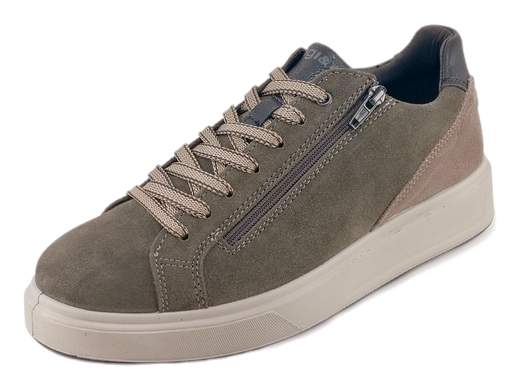 Sneakers in pelle scamosciata con zip laterale e suola ammortizzata. Comode per camminare a lungo, ideali per lavoro e uso quotidiano.<br /><br />Queste sneakers da uomo sono realizzate in pelle scamosciata color bosco/fango, una tonalità raffinata e versatile, perfetta per la stagione autunnale e invernale. La fodera interna in pelle assicura traspirabilità e comfort costante durante tutta la giornata.<br /><br />La calzata è comoda e stabile, grazie alla soletta estraibile in pelle imbottita, ideale anche per chi utilizza plantari personalizzati. La doppia chiusura con lacci a 7 fori e zip laterale permette una regolazione precisa del piede e una calzata rapida, pratica e sicura.<br /><br />Il fondo platform in poliuretano alto 3,5 cm è leggero, flessibile e ammortizzante: accompagna il passo in modo naturale e rende queste sneakers perfette per lunghe camminate, spostamenti urbani e utilizzo prolungato, anche in ufficio.<br /><br />Una sneaker pensata per chi cerca comfort reale, praticità quotidiana e stile sobrio, senza rinunciare alla qualità artigianale italiana.<br /><br />Sceglile ora per affrontare ogni giornata con comfort, praticità e uno stile sempre curato.