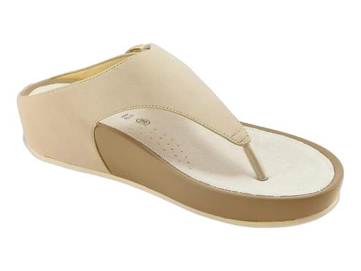 Ciabatta infradito donna Grunland CI 2578 C9DIRA con zeppa 4 cm, fascia regolabile a strappo e sottopiede in pelle imbottito. Comfort e leggerezza.<br /><br />Le ciabatte infradito donna Grunland CI 2578 C9DIRA uniscono praticità e stile in un mix che rende ogni passo più leggero. La tomaia in ecopelle, impreziosita da un elegante accessorio dorato, dona un tocco raffinato a una calzatura pensata per l’uso quotidiano.<br /><br />La fascia che avvolge il piede è regolabile a strappo, così puoi adattare la calzata in un attimo, senza compromessi sulla comodità. Il sottopiede in pelle imbottito accompagna la camminata con morbidezza, trasformando anche le giornate più intense in esperienze leggere.<br /><br />La zeppa di 4 cm, ultraleggera e con suola antiscivolo, garantisce stabilità e agilità in ogni situazione: dal tempo libero alle vacanze estive, queste ciabatte sono sempre la scelta giusta.<br /><br />Con Grunland ai piedi, la comodità è assicurata e lo stile non manca mai.<br /><br />Scoprile subito e lasciati conquistare dal comfort intelligente!