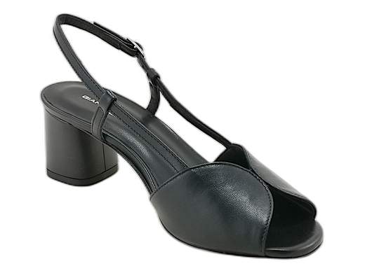 Sandali Gianmarco Sorelli 1906/Imma in pelle nappa con tacco comodo da 5 cm. Raffinati, artigianali, perfetti per ogni look elegante. Made in Italy.<br /><br />Se cerchi dei sandali con tacco eleganti che non ti facciano pentire di averli indossati dopo 10 minuti... benvenuta nel mondo dei *Gianmarco Sorelli 1906/Imma*.<br /><br />La fascia ampia in morbida pelle nappa avvolge il piede con classe (e con quel pizzico di charme italiano che non guasta mai), mentre il cinturino slingback regolabile con fibbia tiene tutto al suo posto. Interno in pelle, sottopiede imbottito e un tacco a blocco da 5 cm: il comfort, qui, non è un optional.<br /><br />E poi c’è la suola in cuoio ecologico antiscivolo, per camminare sicura anche su terreni a rischio figuraccia.<br /><br />Perfetti con un tailleur, un vestito fluido o un jeans con blazer, questi sandali in pelle Made in Italy sono la scelta giusta per ogni occasione chic… dove la parola d’ordine è: raffinata sì, sfinita no.