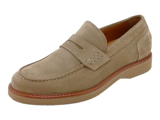 Mocassino NeroGiardini E400170U: comfort e stile unici per un look sofisticato!<br />Pelle scamosciata, fodera pelle, sottopiede DryGo estraibile, suola in gomma.