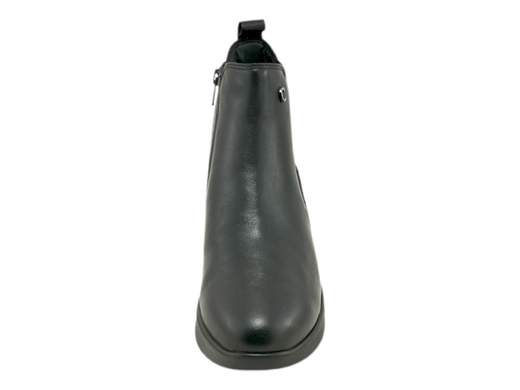 Stivaletti zeppa donna CINZIA Soft in pelle con zip ed elastico laterale. Comodi e versatili con zeppa da 5 cm. Scopri su Laporta Calzature! <br /><br />Gli stivaletti zeppa CINZIA Soft IV8622190 sono la scelta perfetta per chi cerca comfort e stile in un unico accessorio. <br />Realizzati interamente in pelle, presentano un pratico elastico laterale e una zip che rendono la calzata veloce e semplice. <br />Il sottopiede imbottito in pelle, estraibile, garantisce traspirabilità e comodità, mentre la zeppa di 5 cm aggiunge slancio al tuo look senza rinunciare alla stabilità. <br />Perfetti per affrontare il freddo con stile, sono ideali per ogni occasione, dal lavoro alle serate con gli amici. <br />Scoprili su Laporta Calzature e aggiungi un tocco di versatilità al tuo guardaroba!