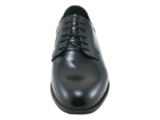 Stringata classica punta affusolata NeroGiardini in pelle nera spazzolata con suola sottile e sottopiede Memory Foam per cerimonie e gala. Prodotto Made in Italy.