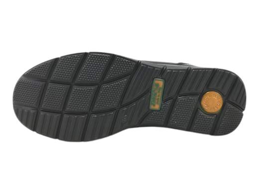 Sneakers in pelle nera con zip laterale, soletta memory foam e suola ammortizzata. Comode per camminare a lungo, ideali anche per ufficio.<br /><br />Queste sneakers sono realizzate in pelle nera, una scelta elegante e versatile, perfetta per un utilizzo quotidiano anche in contesti lavorativi. La fodera traspirante aiuta a mantenere il piede asciutto e confortevole per tutta la giornata.<br /><br />La calzata è davvero comoda e stabile, grazie alla soletta estraibile in pelle memory foam, che ammortizza l’impatto al suolo e garantisce comfort anche durante un utilizzo prolungato. La doppia chiusura con lacci a 6 fori e zip laterale consente una regolazione precisa del piede e una calzata rapida, pratica e sicura.<br /><br />Il fondo platform in poliuretano da 3,5 cm è leggero, flessibile e ammortizzante: accompagna il passo in modo naturale e rende queste sneakers ideali per lunghe camminate, spostamenti urbani e giornate intense tra lavoro e tempo libero.<br /><br />Una sneaker pensata per chi cerca comfort reale, praticità quotidiana e uno stile pulito e moderno, senza rinunciare alla qualità artigianale italiana.<br /><br />Aggiungile ora al carrello e affronta ogni giornata con il massimo comfort e uno stile sempre curato.