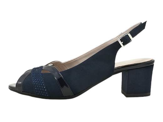 Esplora l'eleganza senza tempo del sandalo da donna slingback Cinzia Soft MM5294609 001. Realizzato con maestria in camoscio sintetico e vernice, questo sandalo è un'icona di stile e raffinatezza. L'accessorio con strass aggiunge un tocco di brillantezza, mentre il sottopiede imbottito in pelle assicura un comfort eccezionale. Con un comodo tacco rivestito di 5 cm, questo sandalo è perfetto per chi cerca un equilibrio tra moda e praticità. Realizzato in Italia, rappresenta la migliore qualità artigianale.