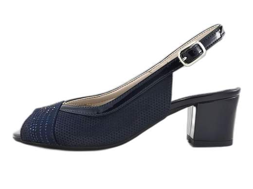 Sandali slingback CINZIA Soft MM295592 in camoscio lucido e vernice con strass, tacco a blocco 5 cm e suola antiscivolo. Eleganza e comfort Made in Italy! <br /><br />Eleganti, comodi e con quel tocco di luce che fa la differenza! <br />I sandali slingback CINZIA Soft MM295592 mixano camoscio lucido, vernice e strass per un look raffinato e versatile. <br />Il cinturino posteriore con fibbia assicura stabilità, mentre il sottopiede imbottito coccola ogni passo. <br />Il tacco a blocco da 5 cm è l’alleato perfetto per serate chic senza rinunciare al comfort. Suola antiscivolo per danzare in sicurezza ovunque. <br />Made in Italy, sinonimo di qualità e stile. Disponibili su Laporta Calzature… pronti a brillare con te!