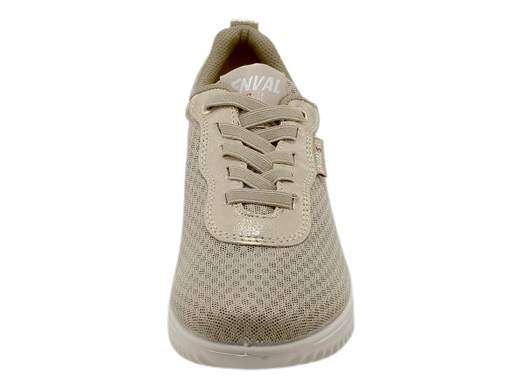 Scopri le Sneakers Donna ENVAL Soft 5764733 Kayla in rete beige, fresche e comode per l'estate, su Laporta Calzature. Acquista ora!<br /><br />Le Sneakers Donna ENVAL Soft 5764733 Kayla, disponibili su Laporta Calzature, sono la scelta perfetta per affrontare le giornate estive e le mezze stagioni con stile e comfort. <br />Realizzate in morbido tessuto a rete beige, garantiscono freschezza e traspirabilità, rendendole ideali per l'uso quotidiano. <br />La pratica chiusura con lacci elastici in stile slip-on facilita la calzata, mentre il morbido sottopiede estraibile in memory foam rivestito in pelle offre un comfort eccezionale. <br />La suola ginnica in poliuretano, leggera e flessibile, alta 3,5 cm, è perfetta per garantire stabilità e praticità sia in città che in vacanza. <br />Orgogliosamente Made in Italy, queste sneakers sono il simbolo di qualità e artigianalità. <br />Aggiorna il tuo guardaroba con un tocco di freschezza e comfort, acquista ora su Laporta Calzature!