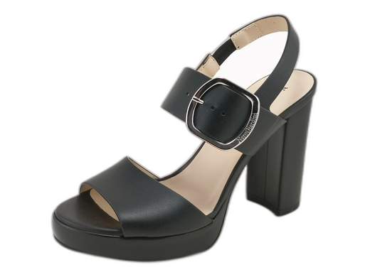 Sandali con tacco alto NeroGiardini: 10 cm di pura eleganza, comfort e stile Made in Italy. Per look irresistibili e gambe chilometriche!<br /><br />I sandali donna NeroGiardini E513354D con tacco alto sono l’upgrade glamour che mancava nella tua scarpiera. Due fasce eleganti, maxi fibbia in acciaio regolabile (per dominare il look e non solo) e una silhouette audace che non passa inosservata.<br />Realizzati interamente in pelle, con fodera in pelle e sottopiede imbottito per un comfort che dura tutta la giornata… o tutta la notte! Il tacco a blocco da 10 cm, abbinato a un plateau da 2 cm, ti regala altezza senza toglierti il sorriso dai piedi.<br />Perfetti per cerimonie, serate importanti o per dare un twist chic anche a un semplice jeans.<br />*Made in Italy*, perché il vero stile inizia dalle scarpe.<br />Hai già pensato all’outfit? Intanto, mettili nel carrello!