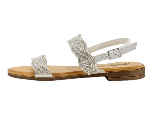 Scopri i Sandali Bassi Donna IGI&CO 5682544 Babila in pelle color latte con strass, comodi e chic, su Laporta Calzature. Acquista ora!<br /><br />I Sandali Bassi Donna IGI&CO 5682544 Babila, disponibili su Laporta Calzature, combinano eleganza e comfort in un design raffinato. <br />Realizzati in pelle color latte tempestata di strass, questi sandali offrono un tocco di brillantezza e stile a qualsiasi outfit. <br />Il comodo cinturino con fibbia e inserto elastico non visibile garantisce una calzata perfetta, mentre il sottopiede imbottito in memory foam rivestito in pelle assicura una comodità eccezionale. <br />Con un tacco basso di 1,5 cm, questi sandali sono ideali per un look casual e chic, perfetti da abbinare a un abito leggero o a un paio di jeans. <br />Orgogliosamente Made in Italy, rappresentano la qualità e l’artigianalità italiane. <br />Aggiungi un tocco di eleganza al tuo stile, acquista ora su Laporta Calzature!