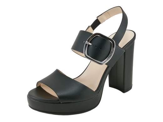 Elegante sandalo NeroGiardini con tacco a blocco da 10 cm, plateau e fascia regolabile con fibbia metallica, disponibile in nero e cuoio, perfetto per cerimonie ed eventi.
