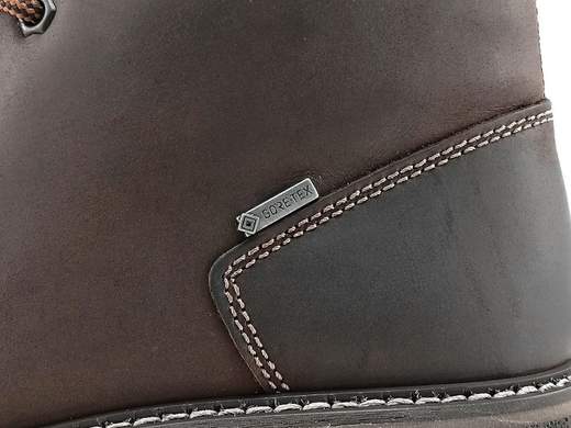 Stivaletti anfibi uomo IGI&CO in nabuk con Gore-Tex, impermeabili e traspiranti. Robusti e comodi con fondo carrarmato. Scopri su Laporta Calzature! Made in Italy. <br /><br />Gli stivaletti anfibi IGI&CO 6620411 sono la scelta perfetta per affrontare con stile anche le giornate più piovose. <br />Realizzati in nabuk ingrassato e foderati interamente in tessuto Gore-Tex, garantiscono impermeabilità assoluta e un comfort eccezionale. <br />Il sottopiede imbottito estraibile in pelle offre traspirabilità e igiene, mentre il robusto fondo carrarmato in poliuretano, leggero e ammortizzante, assicura una camminata stabile e confortevole. <br />Con la chiusura tradizionale a lacci a tre fori e un design che unisce grinta e minimalismo, questi Desert Boot sono perfetti per un look sportivo e ricercato. <br />Scoprili su Laporta Calzature e porta con te lo stile Made in Italy, anche sotto la pioggia!