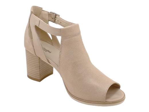Tronchetto NeroGiardini E409760D: eleganza a tutta altezza!<br />Pelle micro forata, fodera interna, fibbia, sottopiede imbottito e tacco di 7 cm. Acquista subito!