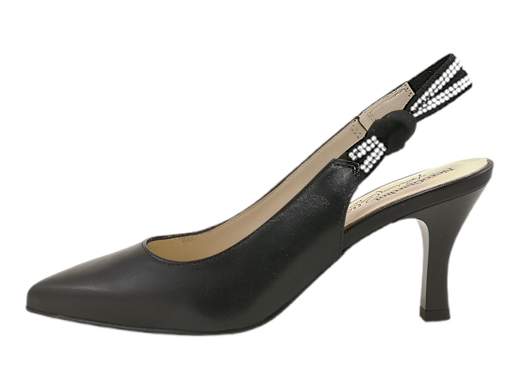 Décolleté slingback NeroGiardini E218341DE in pelle con cinturino elastico arricchito da strass, tacco rocchetto 7 cm e suola antiscivolo. Eleganza Made in Italy! <br /><br />Un tocco di luce ai tuoi passi! <br />Questi décolleté slingback NeroGiardini combinano raffinatezza e praticità con il loro cinturino elastico arricchito da strass scintillanti. <br />Il tacco rocchetto da 7 cm slancia con eleganza, mentre il sottopiede leggermente imbottito ti assicura comfort per tutta la serata. <br />La suola con inserto antiscivolo ti permette di muoverti con sicurezza, dal red carpet alle cene più chic. <br />Made in Italy, sinonimo di qualità e stile. Pronta a brillare? Li trovi su Laporta Calzature!