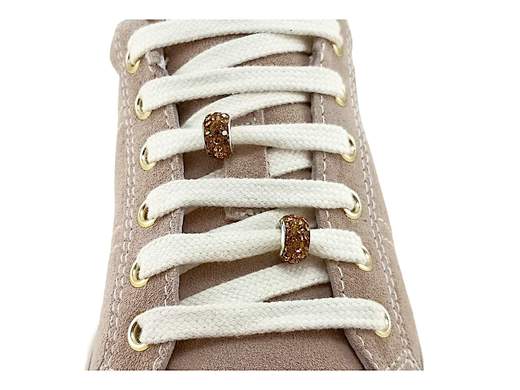 Elegante scarpa sportiva donna NeroGiardini in pelle scamosciata con accessori strass ambrati, suola platform 4 cm e plantare memory foam DryGo per massimo comfort.