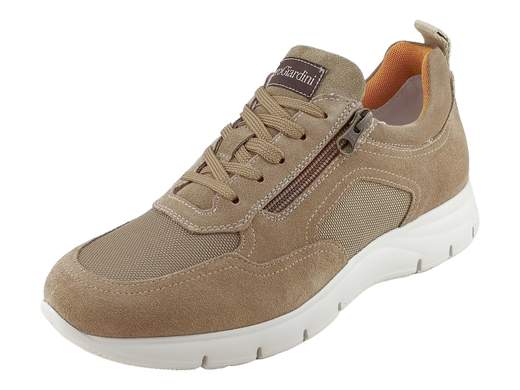 Scarpa uomo NeroGiardini Urban in pelle scamosciata blu e talpa con zip laterale, plantare Memory Foam e suola leggera 4cm.