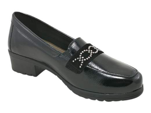 Scopri i Mocassini Donna Susimoda 84080/59 in vernice con accessorio in camoscio e strass, doppio plantare e tacco antiscivolo, su Laporta Calzature. Acquista ora!<br /><br />I Mocassini Donna Susimoda 84080/59, disponibili su Laporta Calzature, combinano stile e comfort in modo sorprendente! <br />Realizzati in morbida vernice con fodera in tessuto, questi mocassini si distinguono per l’elegante accessorio in camoscio arricchito da strass, perfetto per aggiungere un tocco glamour al tuo outfit. <br />Il doppio plantare imbottito in pelle, di cui uno estraibile, ti permette una vestibilità personalizzata, adattandosi perfettamente a ogni piede. <br />Il fondo in gomma antiscivolo e flessibile con tacco a blocco di 3,5 cm garantisce stabilità e comfort in ogni occasione, sia che tu stia affrontando una giornata in ufficio sia che tu stia uscendo per una serata speciale. <br />Non aspettare, dai un tocco di eleganza pratica al tuo look e acquista ora su Laporta Calzature!