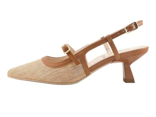 Elegante scarpa slingback NeroGiardini con tomaia in tessuto paglia e profili in pelle cognac, tacco 5 cm e doppio cinturino, perfetta per cerimonie estive.