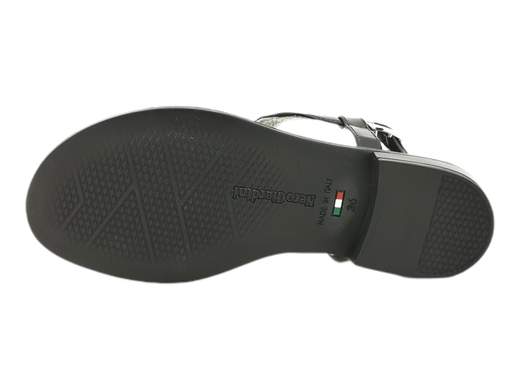 Scopri i Sandali Bassi Donna NeroGiardini E410464D in pelle con logo metal, comodi e sofisticati, su Laporta Calzature. Acquista ora!<br /><br />I Sandali Bassi Donna NeroGiardini E410464D, disponibili su Laporta Calzature, uniscono un design ricercato a un comfort eccezionale. <br />Realizzati in pelle di alta qualità con fodera in pelle, questi sandali offrono una calzata confortevole e duratura. <br />Il cinturino alla caviglia garantisce una stabilità ottimale, mentre il sottopiede in pelle imbottito assicura un comfort prolungato. Il tacco basso di 2,5 cm aggiunge un tocco di eleganza senza sacrificare la comodità. <br />Il design raffinato, arricchito dal logo metal, e le linee essenziali conferiscono un look sofisticato ideale per ogni occasione. Questi sandali, orgogliosamente Made in Italy, sono un must-have per il guardaroba femminile. <br />Aggiungi un tocco di classe al tuo stile, acquista ora su Laporta Calzature!