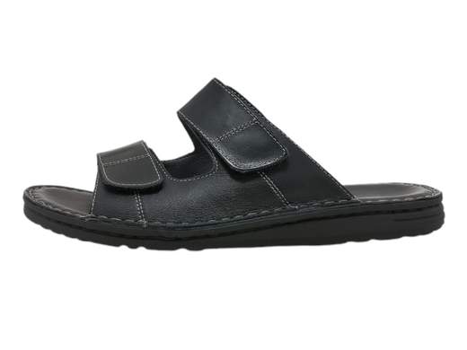 Scopri le Ciabatte Uomo Grunland CI 2691 80LAPO in pelle nera con doppia regolazione a strappo, comode e flessibili, su Laporta Calzature. Acquista ora!<br /><br />Le Ciabatte Uomo Grunland CI 2691 80LAPO, disponibili su Laporta Calzature, offrono il massimo comfort per le giornate più calde, sia in città che in vacanza. <br />Realizzate in morbida pelle nera, queste ciabatte sono dotate di due pratiche strisce in pelle con chiusura a strappo, una in pianta e una sul collo del piede, garantendo una calzata regolabile e personalizzata. <br />Il sottopiede RE-SOFT, imbottito e in morbida pelle, offre un comfort eccezionale, mentre il fondo in gomma flessibile e ammortizzante assicura leggerezza e stabilità. <br />Perfette per chi cerca funzionalità e comodità durante tutto il giorno. <br />Aggiungi comfort e stile al tuo guardaroba estivo, acquista ora su Laporta Calzature!